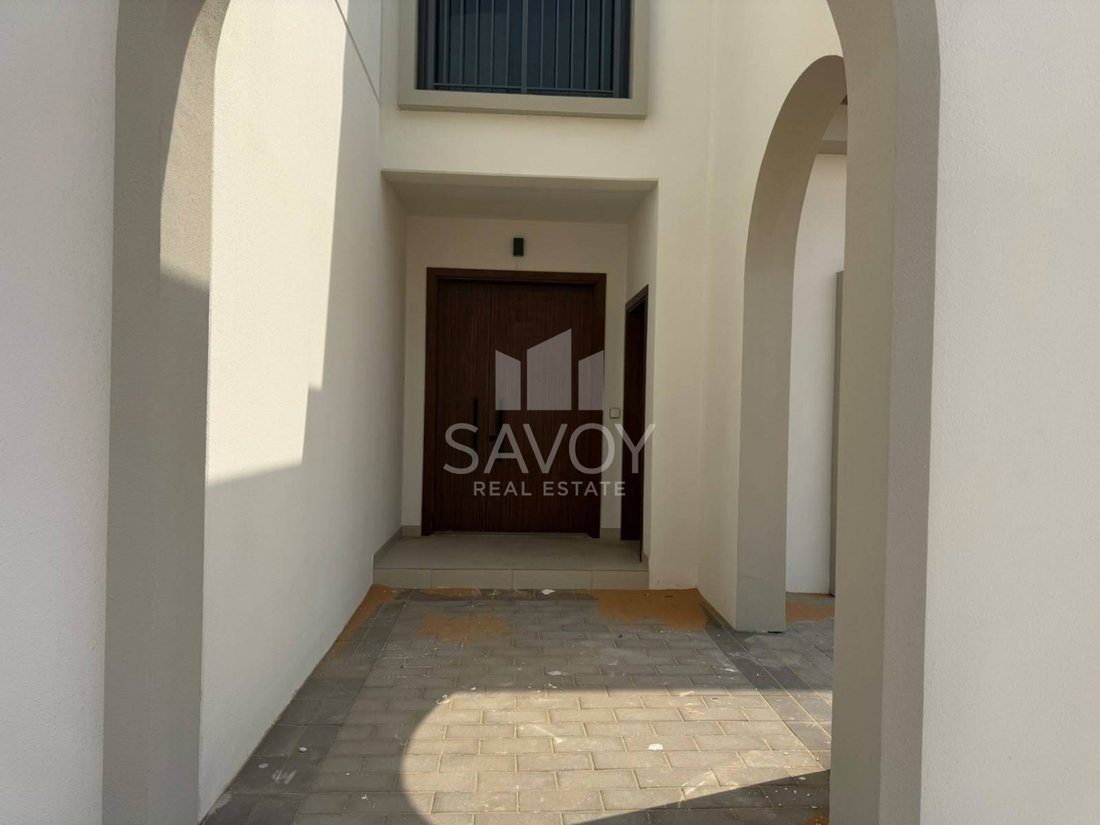 Villa in Al Shamkhah, Abu Dhabi Emirate, United Arab Emirates 2 - 18437795