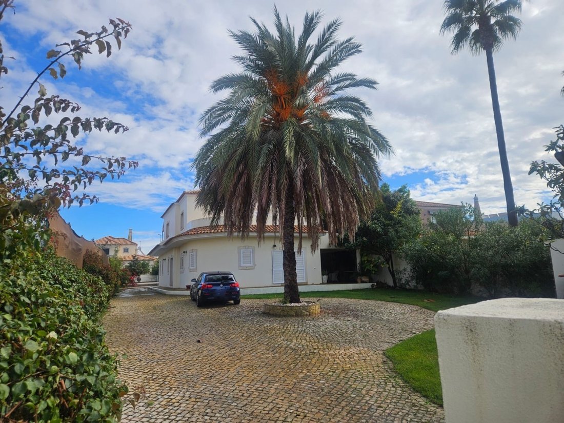Villa in Loule (Sao Clemente), Algarve, Portugal 1 - 18435858