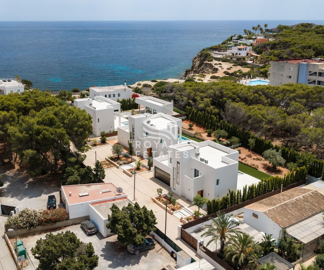 Villa in Santa Eularia des Riu, Balearic Islands, Spain 2 - 17747208
