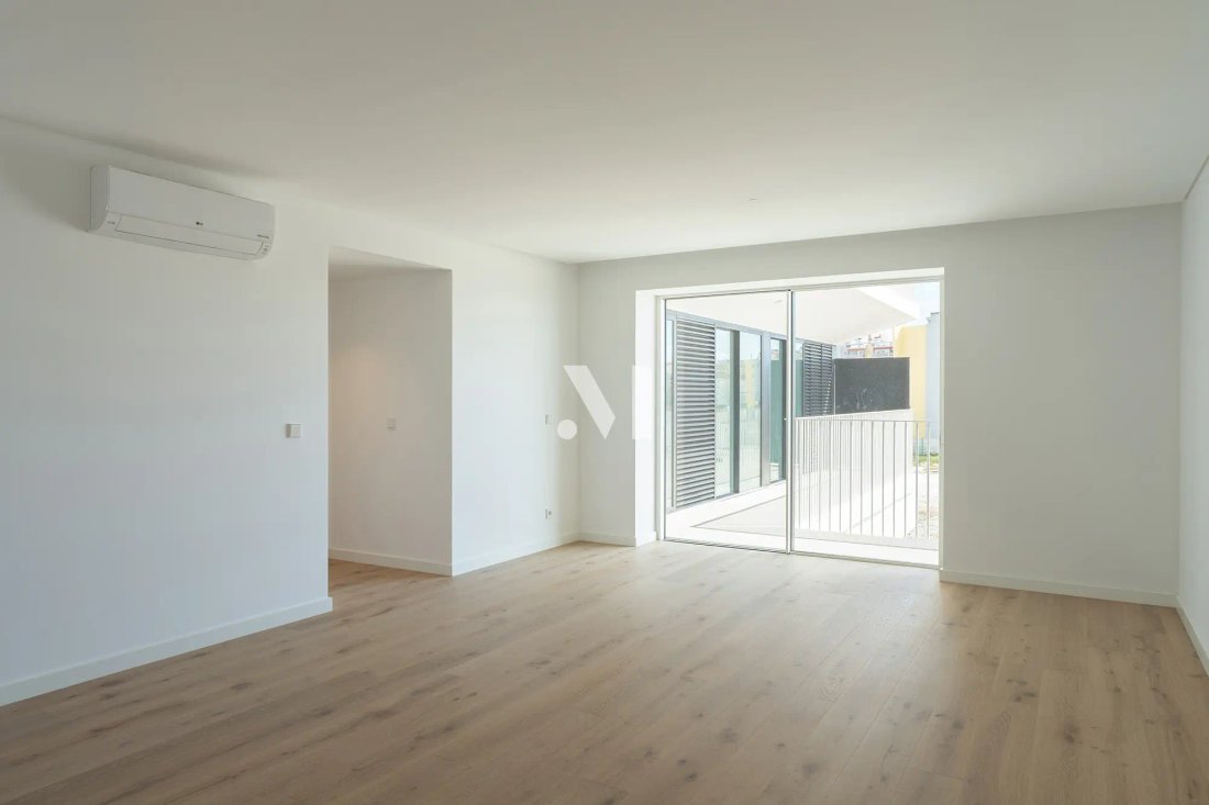 Apartment in Palhais e Coina, Setubal, Portugal 3 - 18436416