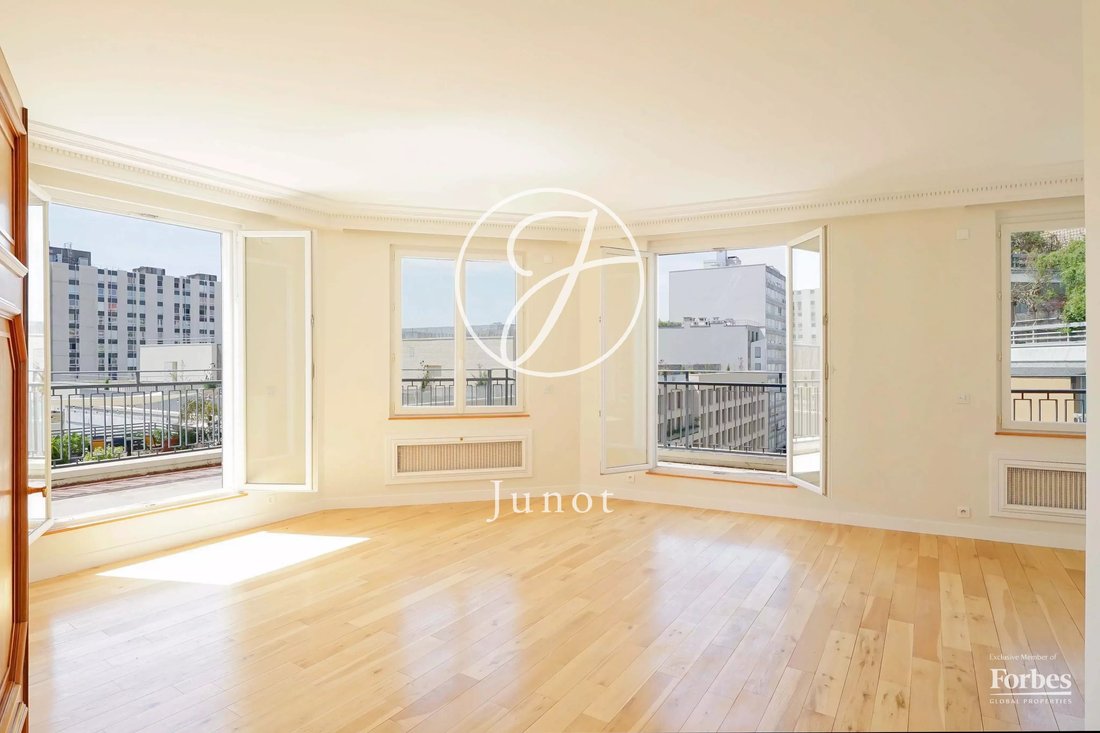 Apartment in Cambronne-Garibaldi, Paris 15e Arrondissement, Paris 3 - 18438186