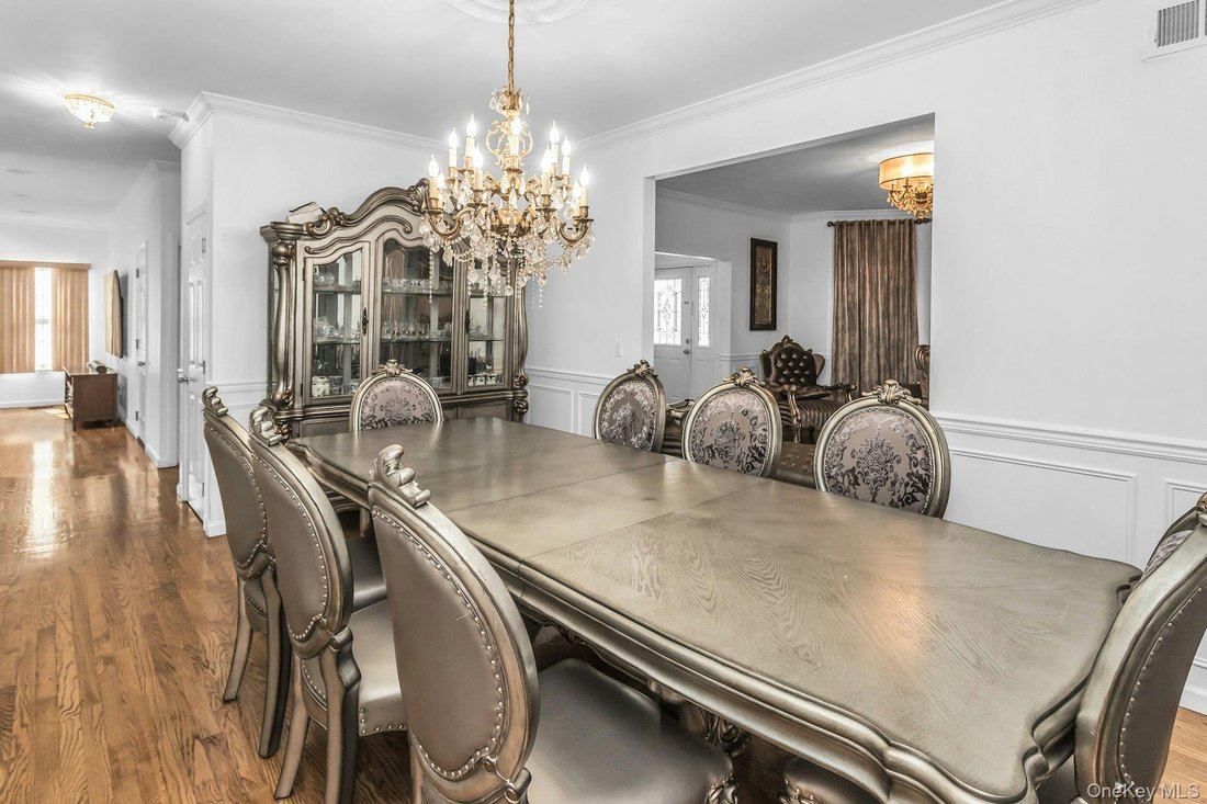 House in Bellmore, New York, United States 5 - 18440637