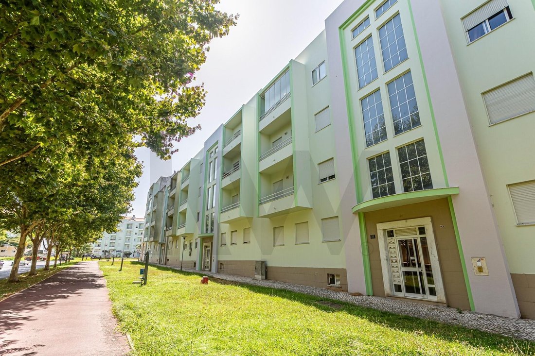 Apartment in Montijo e Afonsoeiro, Setubal, Portugal 3 - 18434799