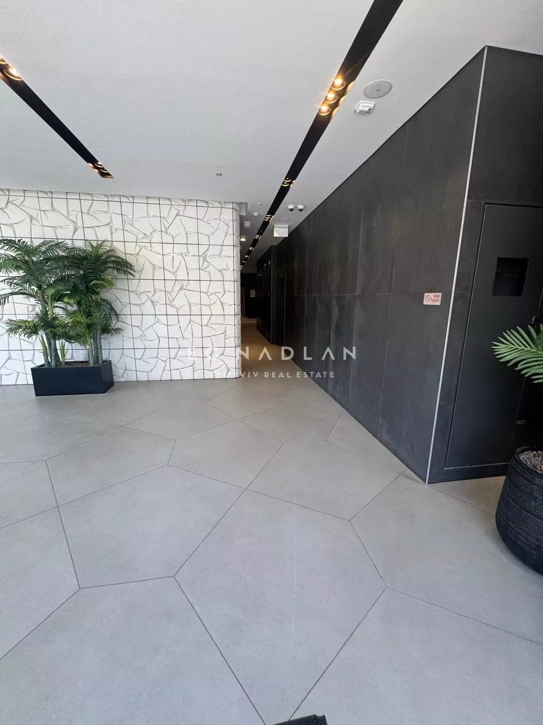 Apartment in Bat Yam, Center District, Israel 2 - 18054777
