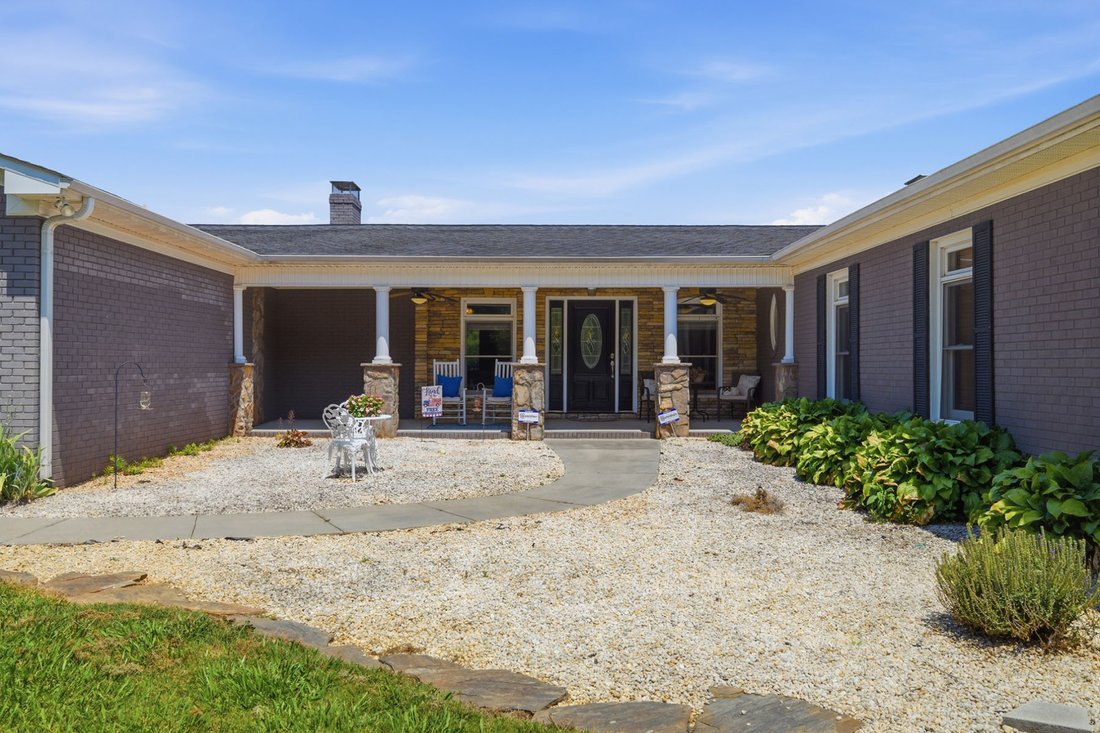 House in Statesville, North Carolina, United States 4 - 18435214