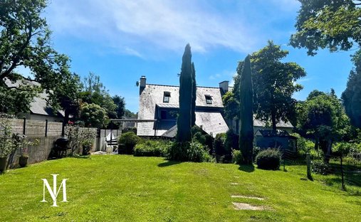 House in Langrolay-sur-Rance, Brittany, France 1