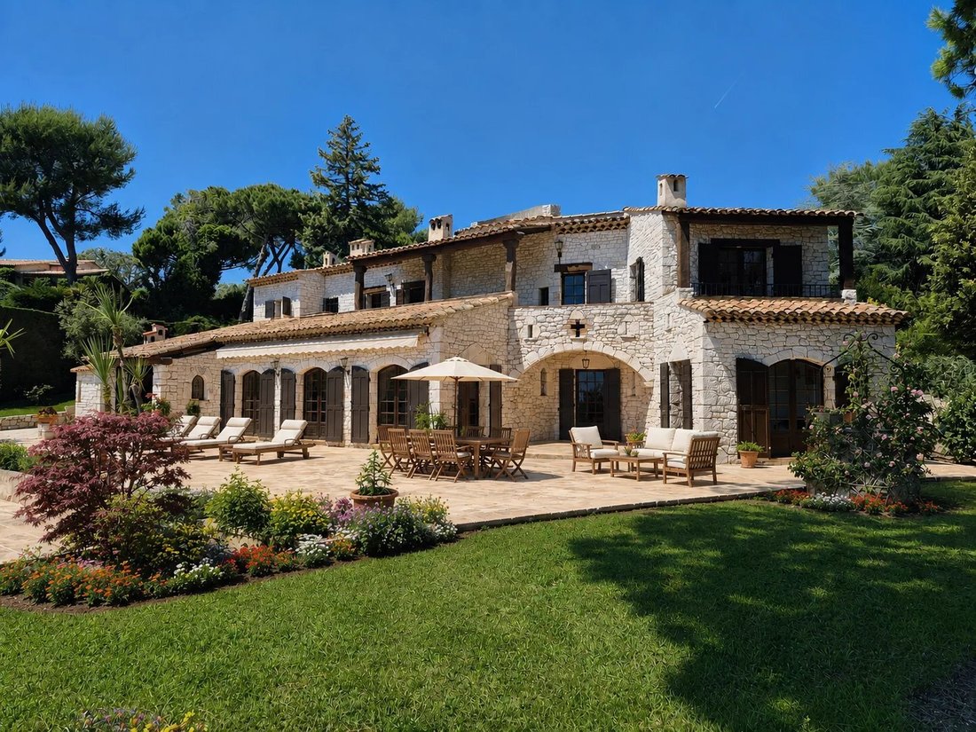 Villa in Saint-Paul-de-Vence, Provence-Alpes-Côte d'Azur, France 4 - 18437211