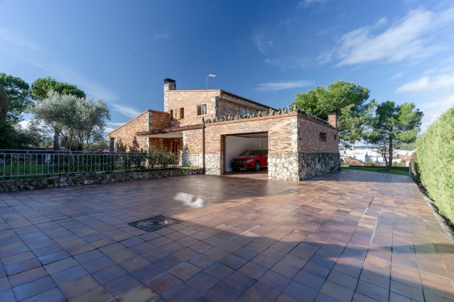 Chalet in Tres Cantos, Comunidad de Madrid, Spain 2 - 18357117