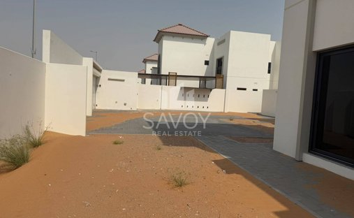 Villa in Al Shamkhah, Abu Dhabi Emirate, United Arab Emirates 1