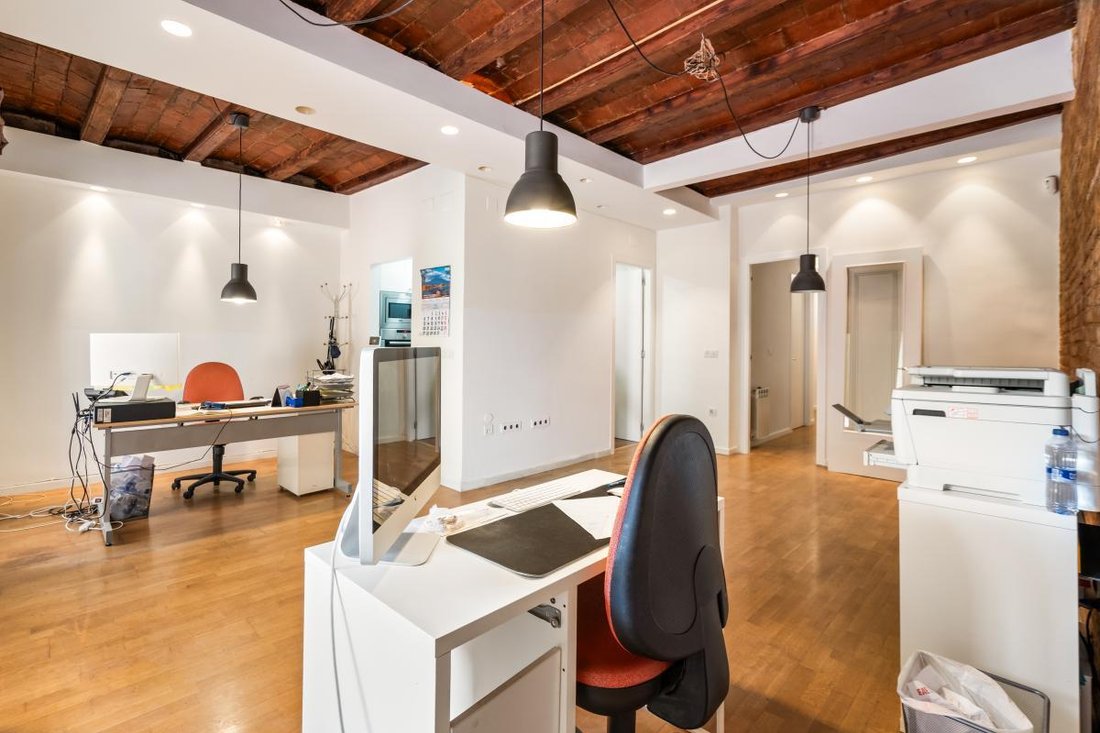 Apartment in Eixample, Barcelona, Spain 5 - 18437879