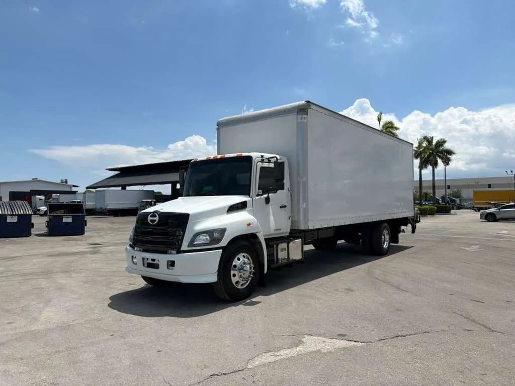 Pickup in Miami, FL, United States 1 - 18435032