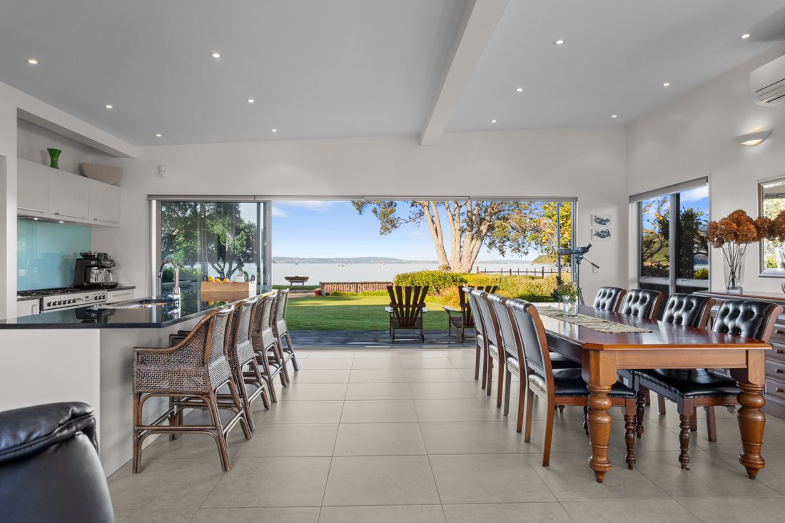 Waiheke Island, Auckland, New Zealand 5 - 18441946