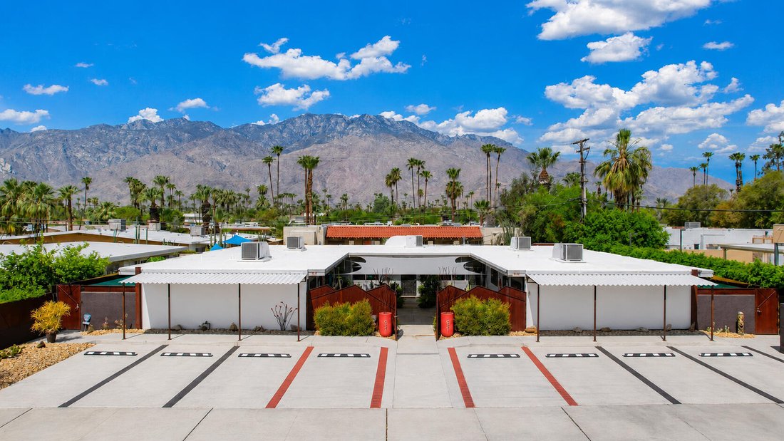 Palm Springs, California, United States 3 - 18439363