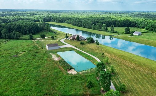 House in Leavittsburg, Ohio, United States 1