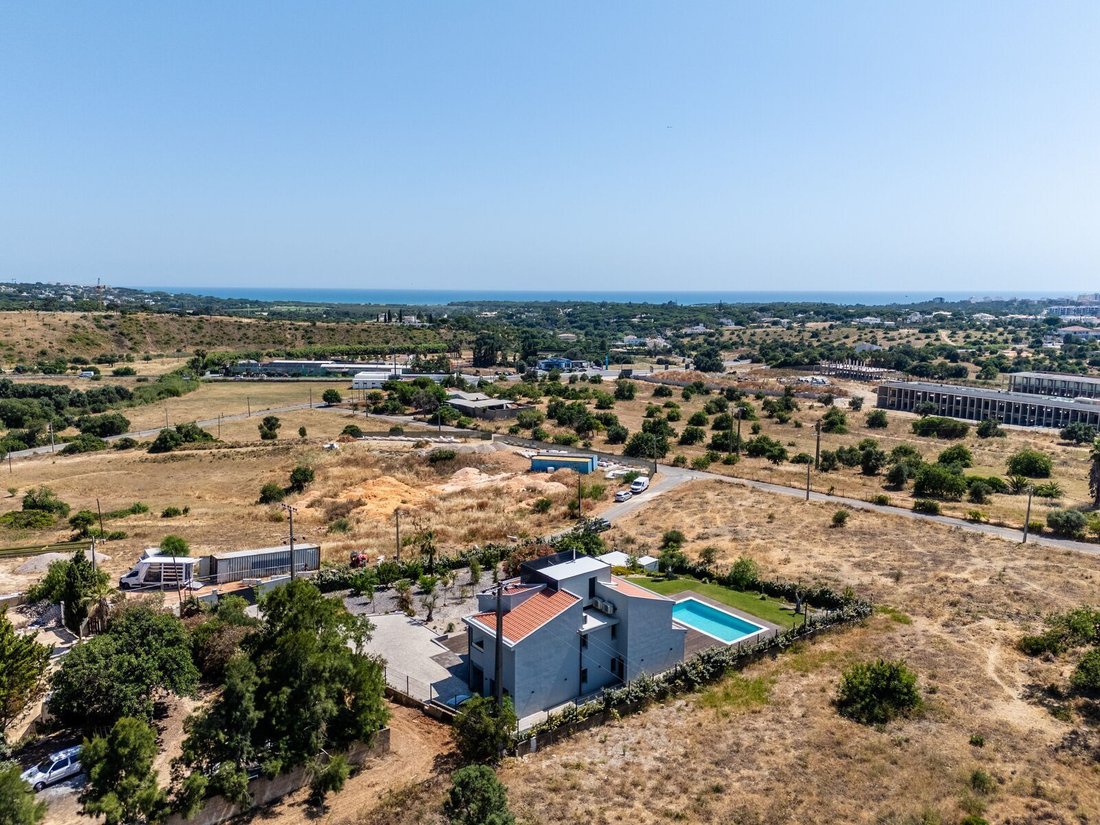 Villa in Quarteira, Algarve, Portugal 4 - 18436723