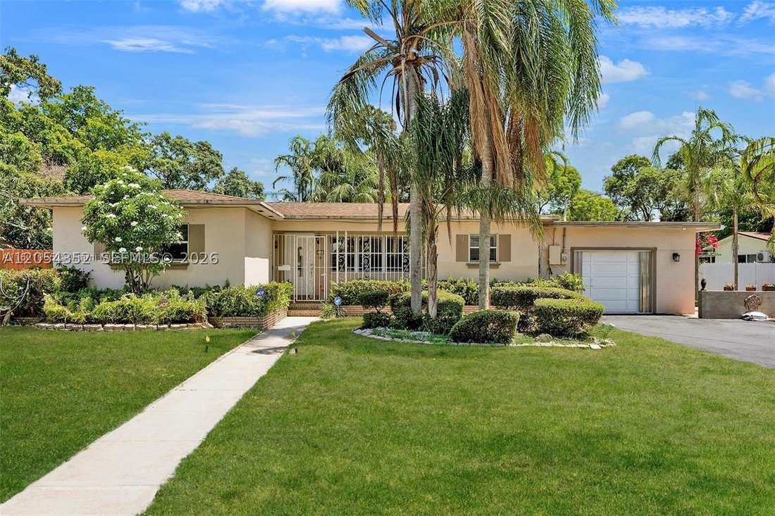 House in Hallandale Beach, Florida, United States 1 - 18440023