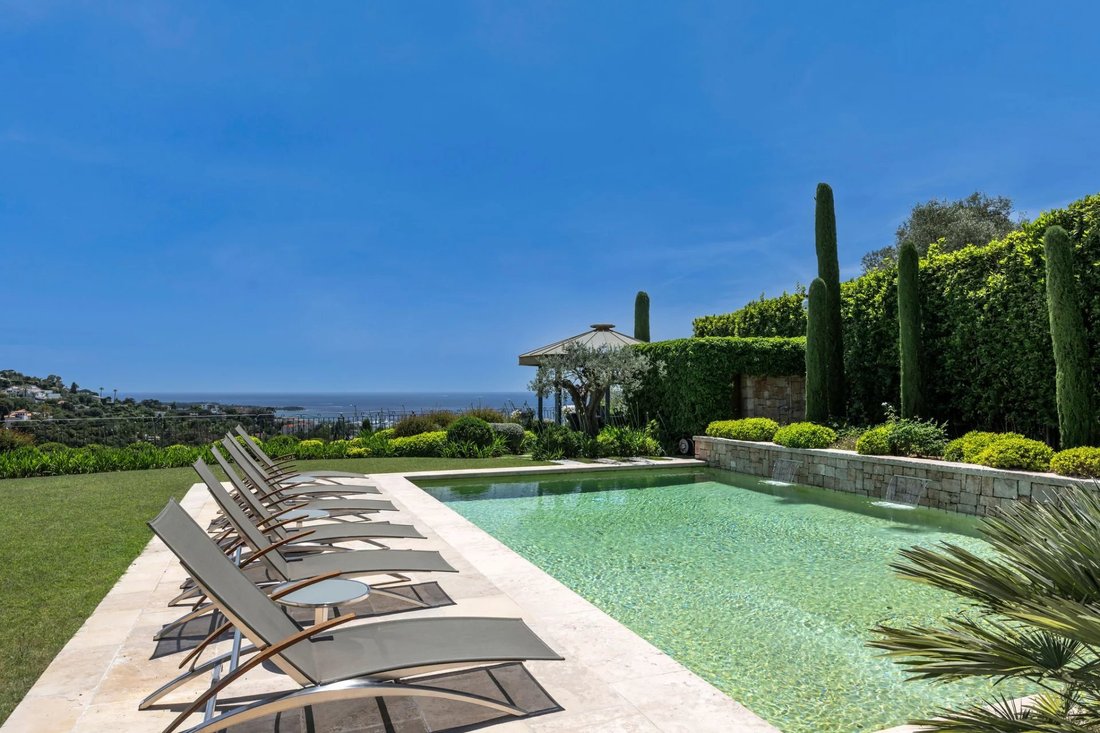 Villa in Cannes, Provence-Alpes-Côte d'Azur, France 2 - 18438172