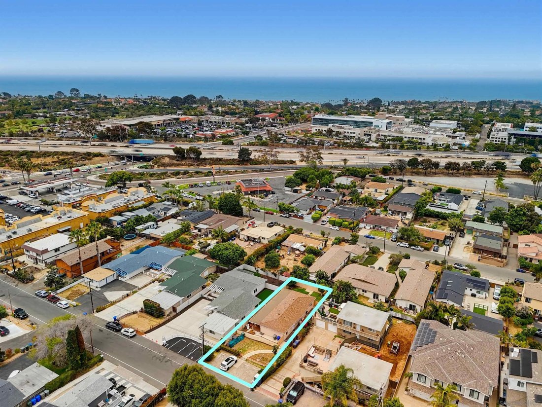 Encinitas, California, United States 1 - 18439930