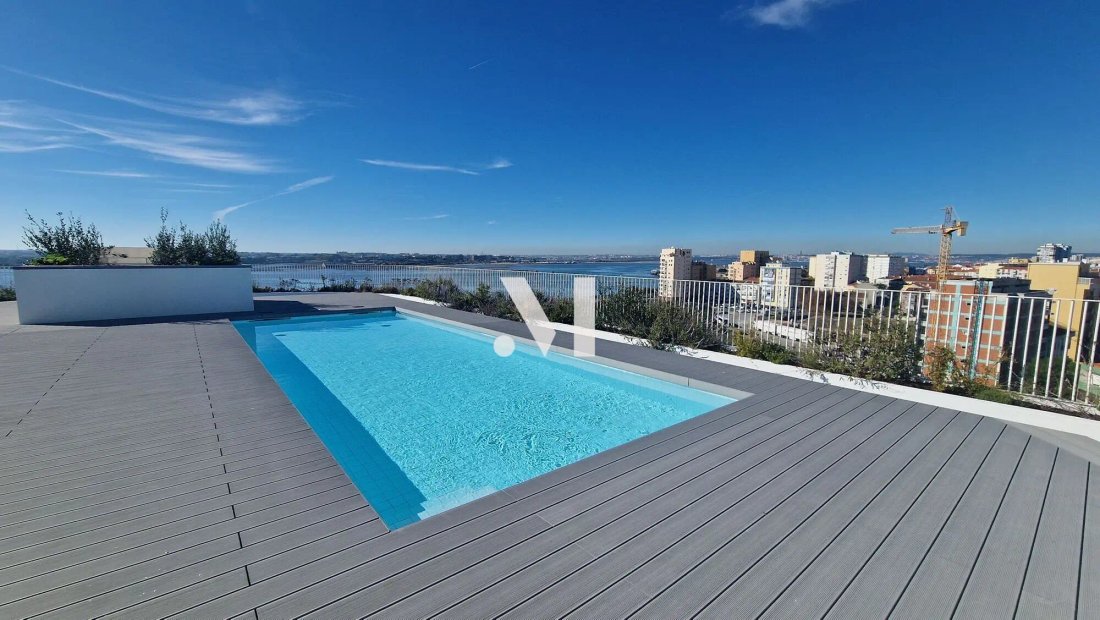 Apartment in Palhais e Coina, Setubal, Portugal 1 - 18436416
