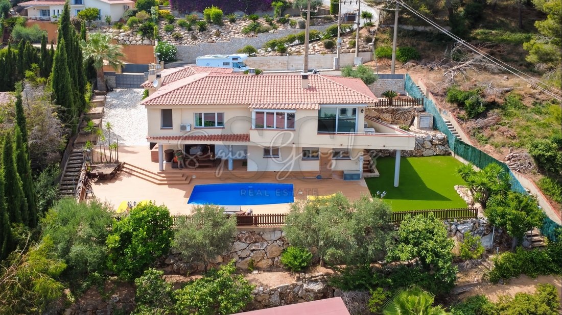 Townhouse in Lloret de Mar, Catalonia, Spain 1 - 18437933