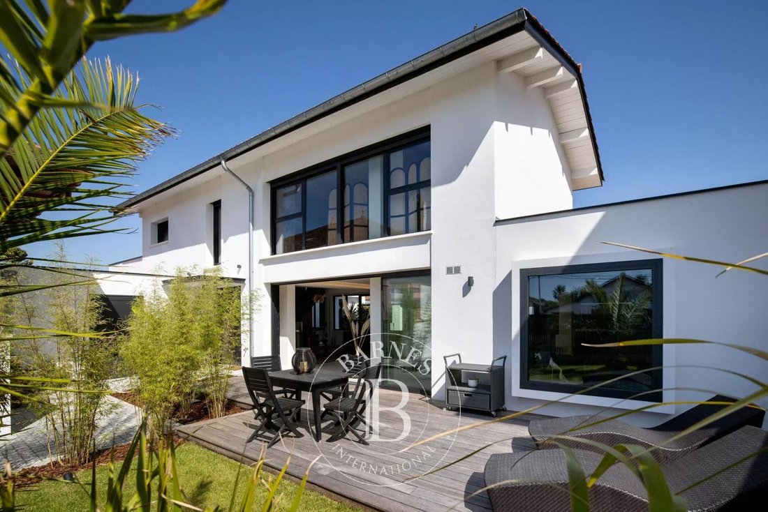 Townhouse in Anglet, Nouvelle-Aquitaine, France 1 - 18438084