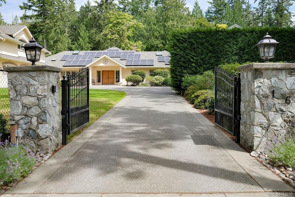 House in North Saanich, British Columbia, Canada 2 - 18441633