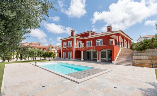 Villa in Sao Pedro da Cadeira, Lisbon, Portugal 1