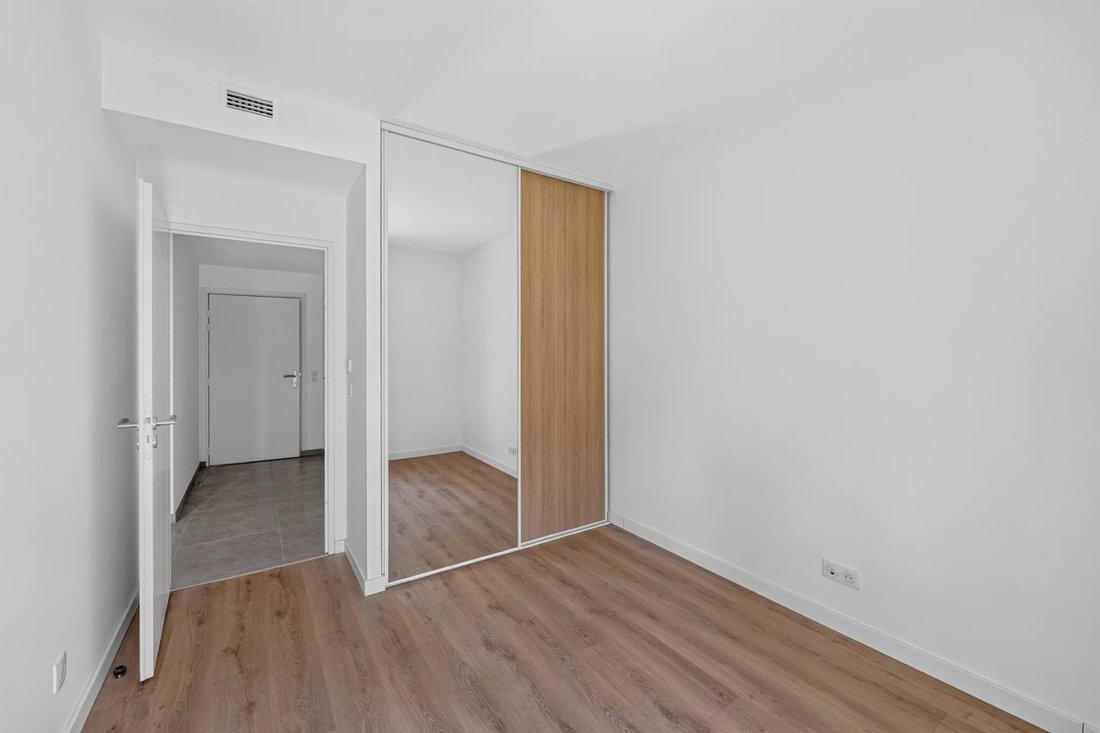 Apartment in Mazenod-Bellevue-Saint Donat-Banon, Aix-en-Provence, France 4 - 18363797