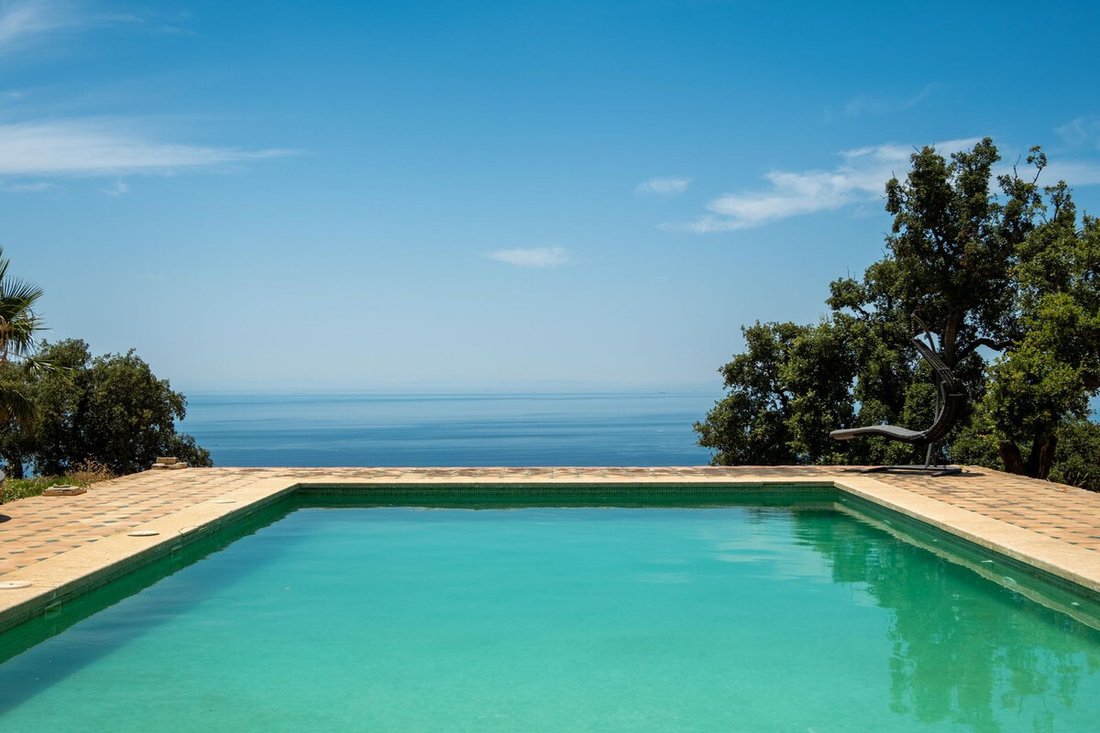Villa in Elviria-Cabopino, Marbella, Spain 1 - 18443159