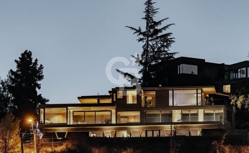 House in Vitacura, Santiago Metropolitan Region, Chile 1