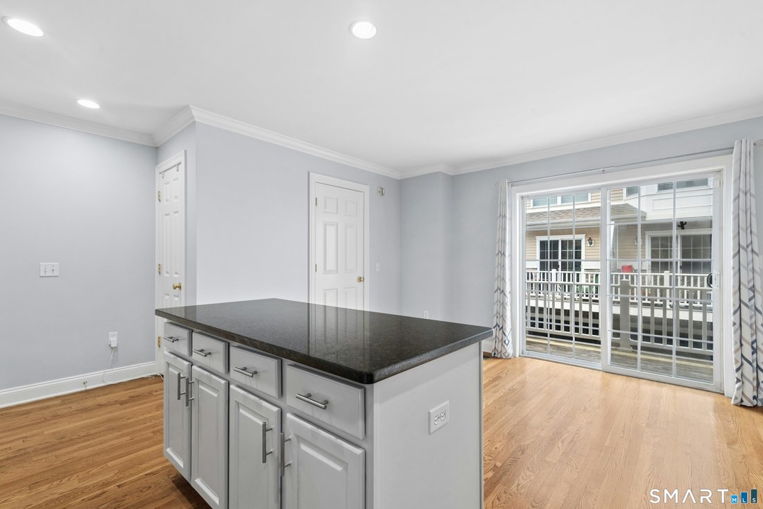 Condo in Stamford, Connecticut, United States 5 - 18427830
