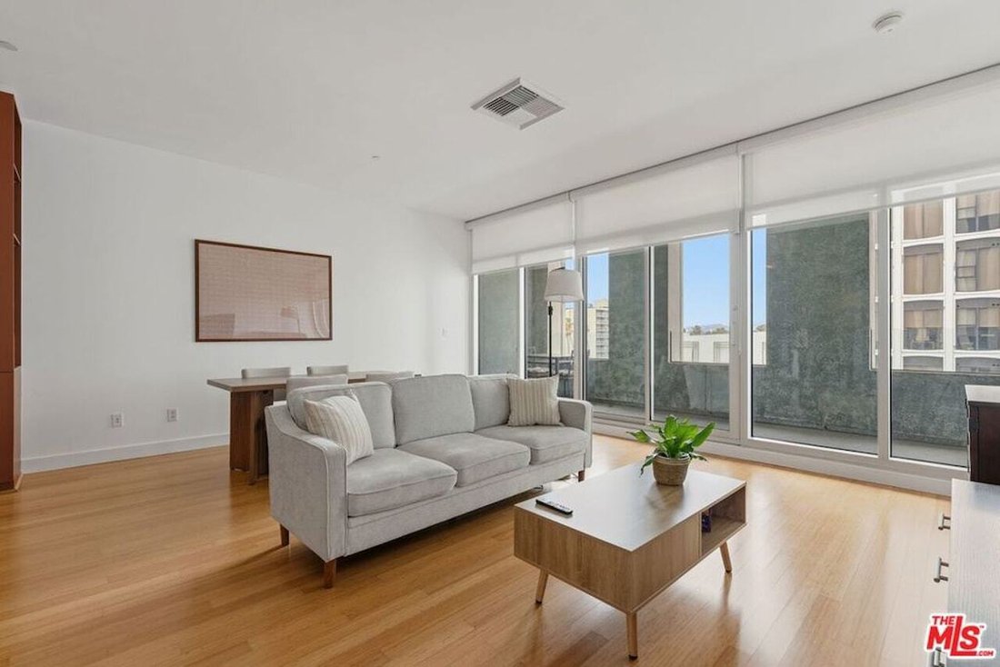 Condo in Los Angeles, California, United States 2 - 18434683