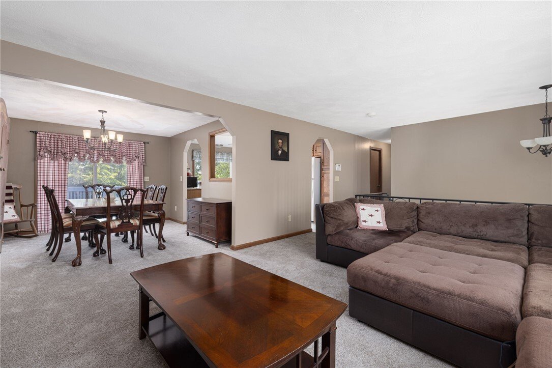 House in West Warwick, Rhode Island, United States 5 - 18439040