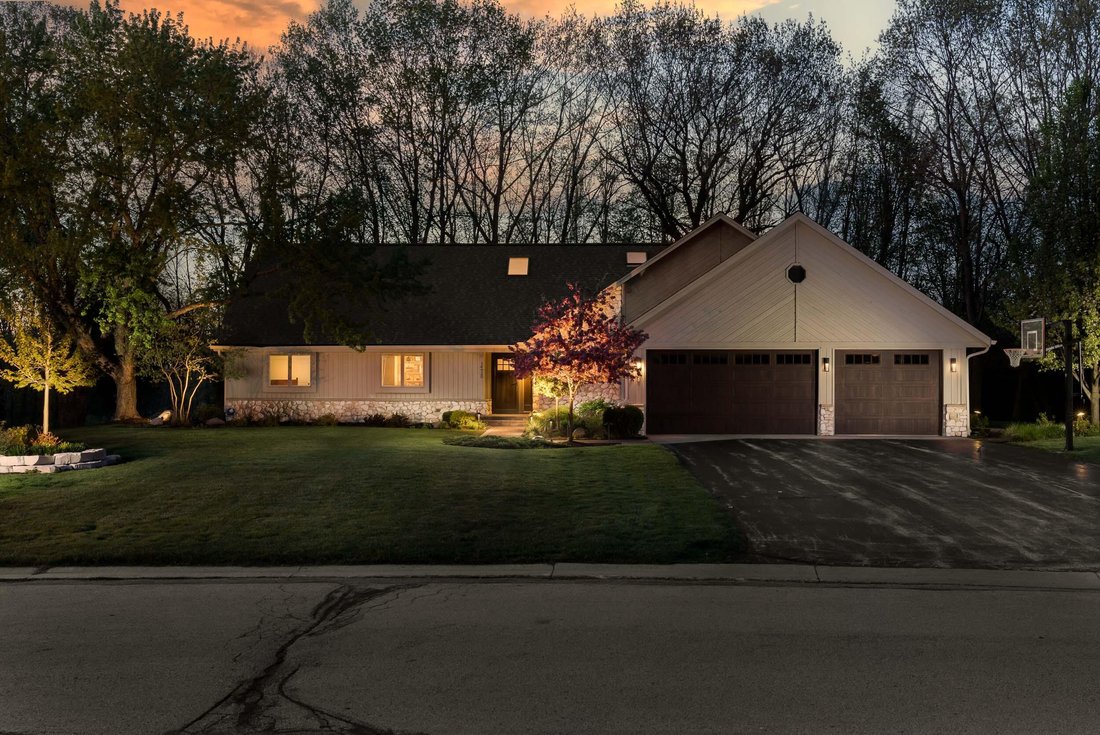 House in Brookfield, Wisconsin, United States 1 - 18442731
