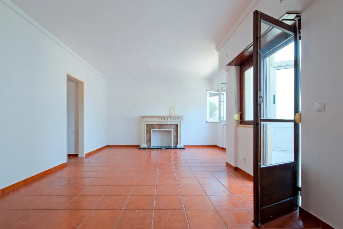Apartment in Carcavelos e Parede, Lisbon, Portugal 5 - 18436382
