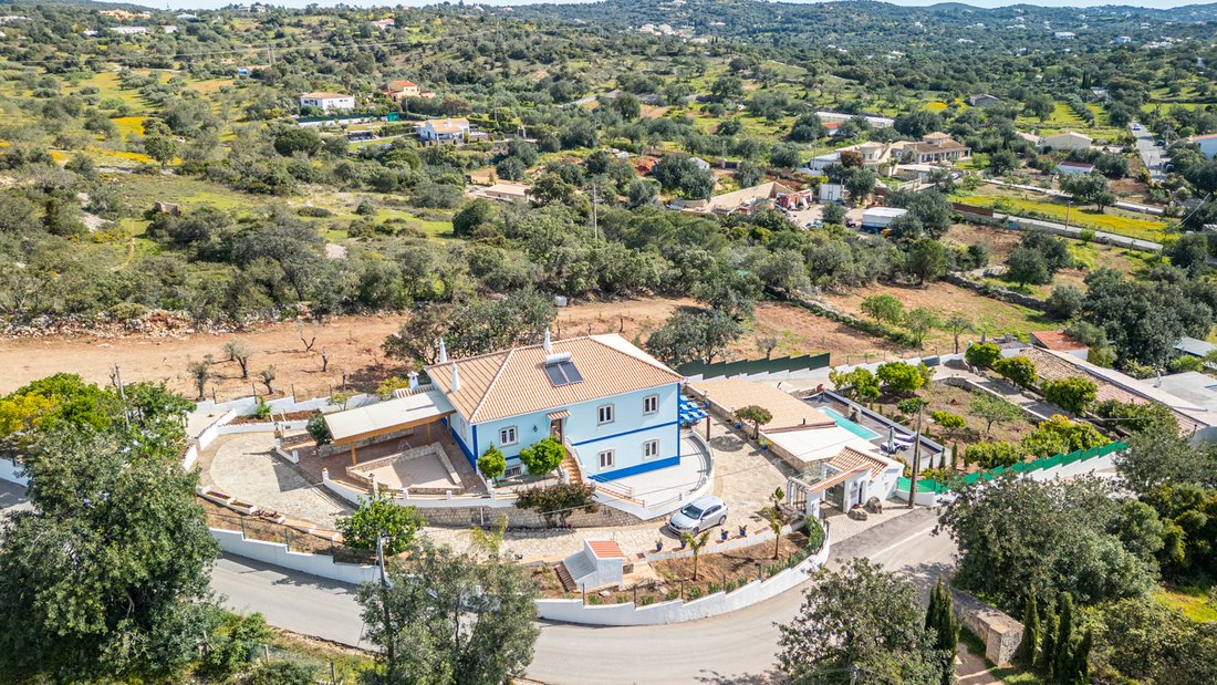 Villa in Loule (Sao Clemente), Algarve, Portugal 1 - 18436724