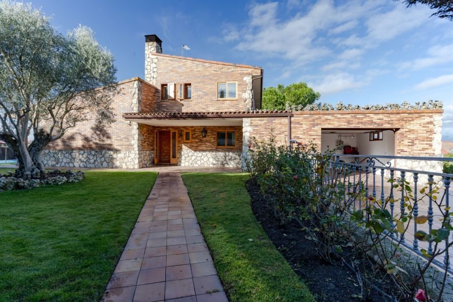 Chalet in Tres Cantos, Comunidad de Madrid, Spain 1 - 18357117