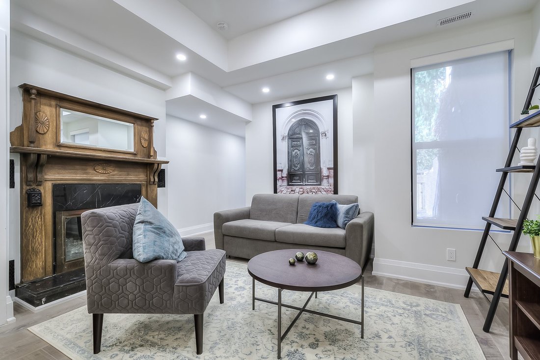 Townhouse in Toronto, Ontario, Canada 5 - 18435560