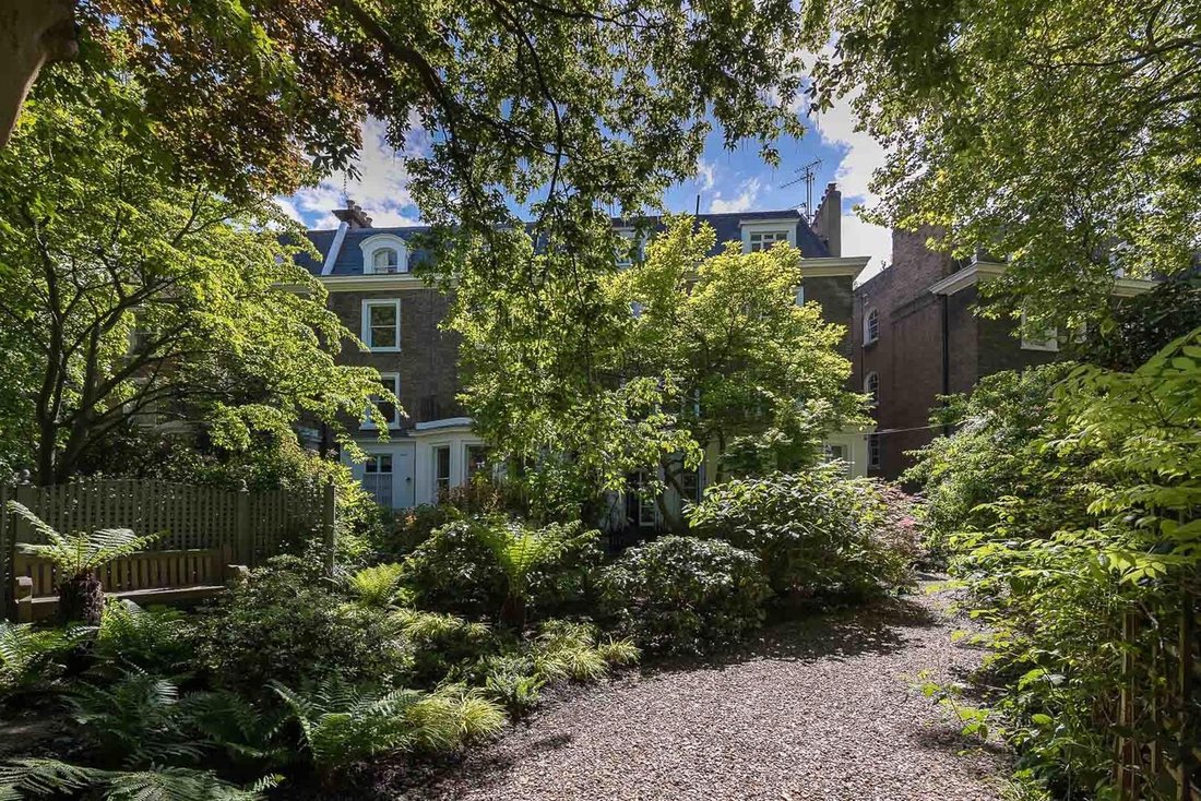 Apartment in Earls Court, Kensington And Chelsea, England 2 - 18436383