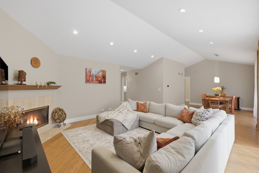 House in Wheeling, Illinois, United States 4 - 18440325