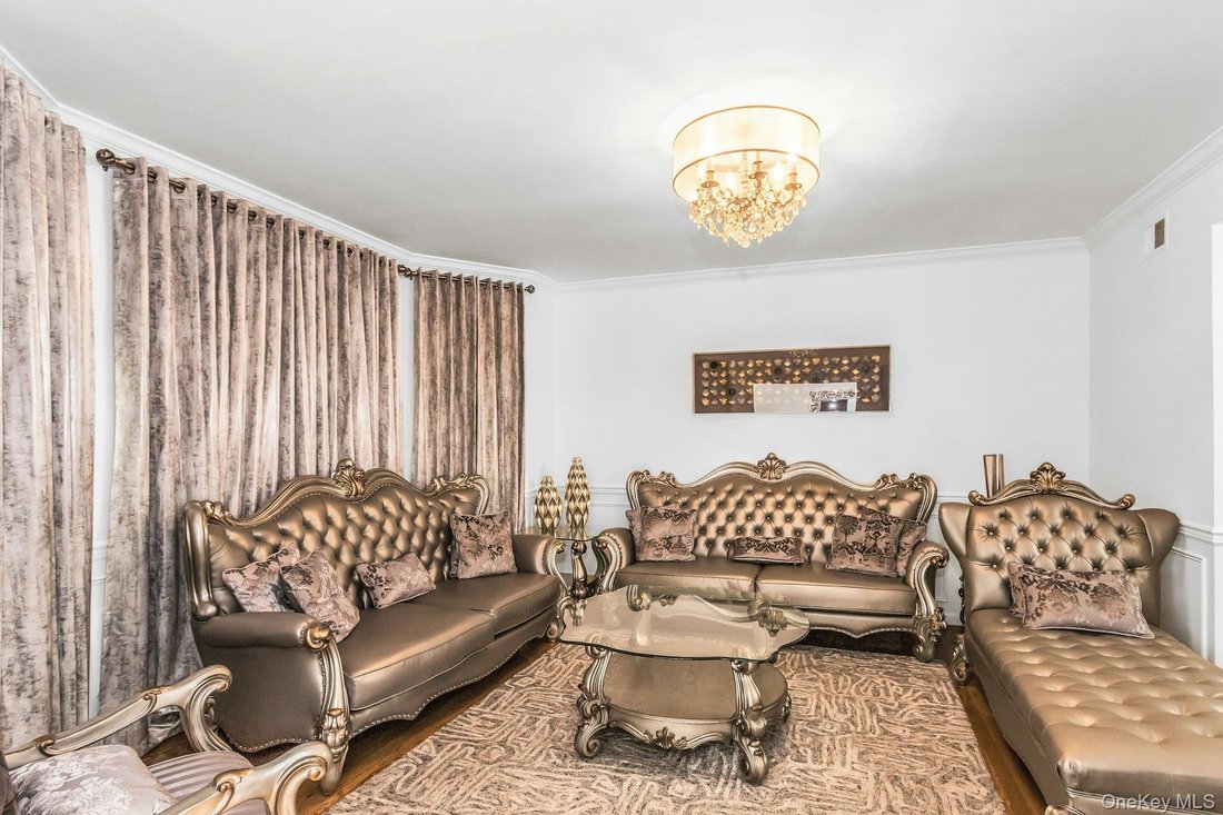 House in Bellmore, New York, United States 3 - 18440637