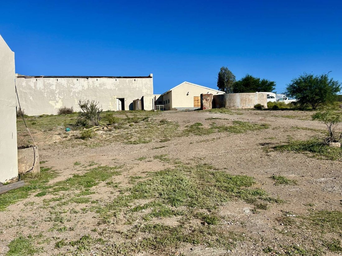 Farm Ranch in Ladismith, Western Cape, South Africa 2 - 18440424