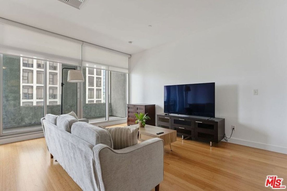 Condo in Los Angeles, California, United States 5 - 18434683