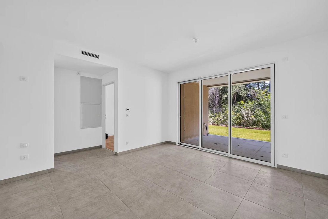 Apartment in Mazenod-Bellevue-Saint Donat-Banon, Aix-en-Provence, France 1 - 18363797