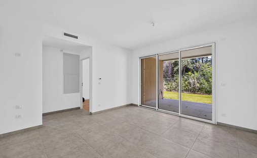 Apartment in Mazenod-Bellevue-Saint Donat-Banon, Aix-en-Provence, France 1