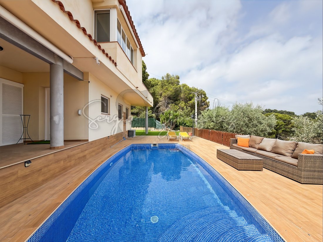 Townhouse in Lloret de Mar, Catalonia, Spain 4 - 18437933