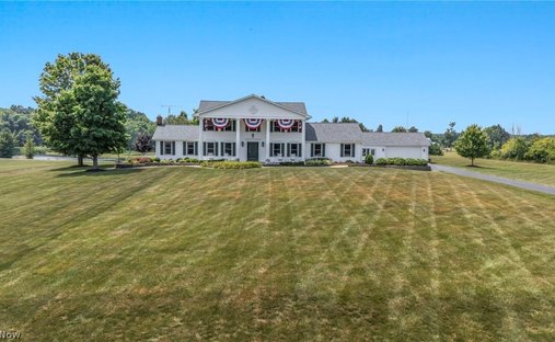 House in Burton, Ohio, United States 1