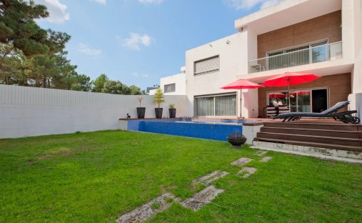House in Palhais e Coina, Setubal, Portugal 1
