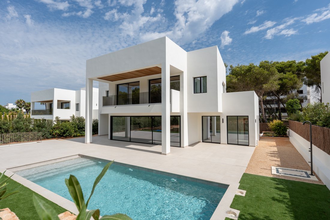 Villa in Santa Eularia des Riu, Balearic Islands, Spain 1 - 17747208