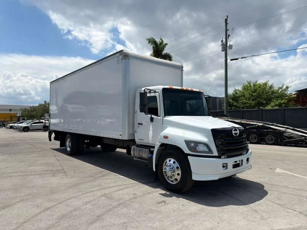 Pickup in Miami, FL, United States 3 - 18435032